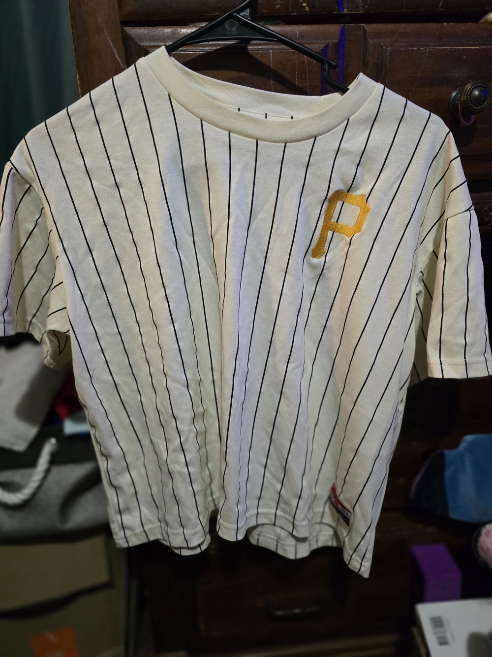 !!.         Ladies S Cream Pinstripe Short Sleeve Tee with Yellow 'P' Patch